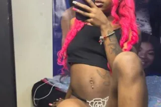 soaking 💦🥰💦💦 - Image 4