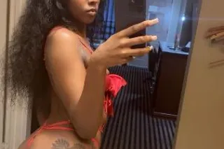 Top Tier⭐💦 Creamy Phat Pussy 💦🥰 FaceTime Show Content 🫶🏾💦🥰 ONLY - Image 1