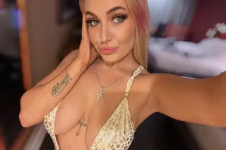 ✨💋Sexy Blonde Bunny✨💋 Available Outcalls - Image 2