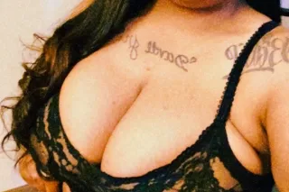 🔥🔥🔥😍😍BigBooty Cutie Ask About ... - Image 3