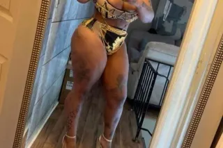 lightskin big booty INCALL - 2... - Image 3