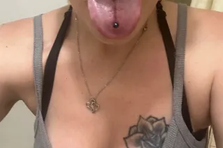 😜Looking for a quick sloppy to... - Image 1