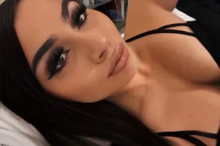 🔥 LATINA DE OREGON EN LA CIUDA... - Image 1