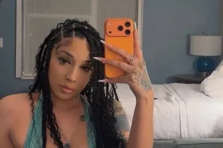 Sexy Latina - 25 - Image 3