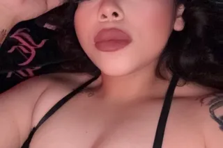 Thick latina with a phat pretty pussy! - Image 5