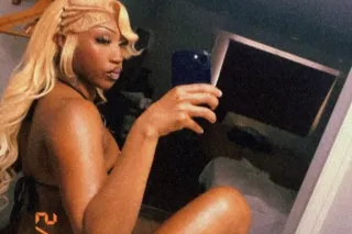 come see me whille im heree🥵 -... - Image 2