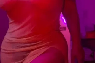 Upscale Classy Colombian Milf 🤗fat booty 🐈‍👅Available now 🤗😊 - Image 2