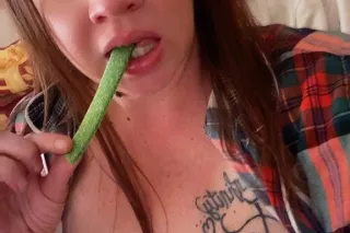 HAPPY MONDAY 😝😝 COME USE THIS THROAT DADDIII ⭐⭐⭐GUARTANTEED THE BEST HEAD IN TOWN🤪🤪 COME SEE WHY THEY SAY I GOT THAT 5⭐ HEAD 😝😏 - Image 3