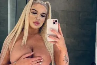 Last Night In Town 💋❄ Busty Upscale Barbie ❄💋 - Image 3