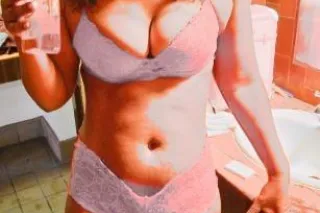 whos awake its your favorite girl cashmere - Image 12