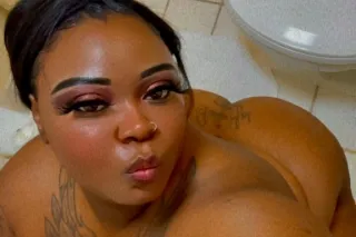 Tatted body🌸 Soft Booty🍑 Real Cutie 😍 Sweet And Juicy 💦 - Image 4