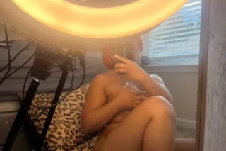 come get some warm pussy daddy... - Image 1