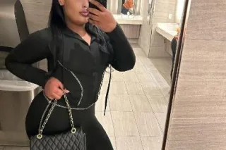 THICK Filipina Temptress 💮🌸 So... - Image 1