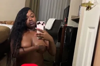 WET AND CREAMY 🍯 - Image 2