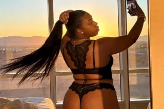 sexy ebony squirter looking fo... - Image 1