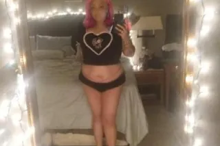 🩷🩷🩷🩷THICK 'N' SEXY PAWG AVAILA... - Image 1
