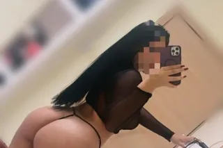 🥰Hola, soy Melanie, estoy limp... - Image 1