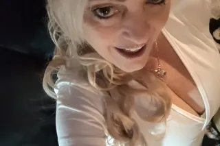 sexy Mature Hot fun Blond Available now! - Image 6