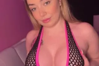 come play in Hollys World - Image 2