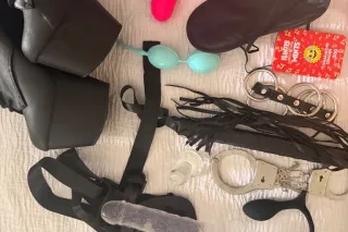 I'm Pearl. im pretty petite and tatted. stripper turned college grad. All donations go to paying for my masters degree! incall hillcrest. domme, massage and vanilla services - Image 1