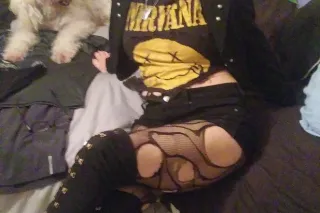 Sexy, mature woman seeking male companionship - Image 5
