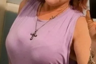 Exclusive 37yr Lady | Full Ser... - Image 1
