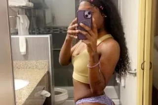OUTCALLS SLIM PETITE👅📍💦 - 22 - Image 1