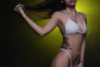 Sexy Petite Exotic Treat - Image 7