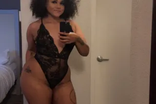 THICK TATTED TEMPTATION 💋 Earl... - Image 2