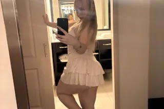 Your Sweet Snowbunny🐰 BOMBSHEL... - Image 3