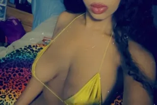 ayyy papiii i want to be naughty cum fuck me like a slut im at my room playing with my pu👅👅sy being a hot stank😏 - Image 5