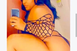 BBW BUBBLE BOOTY VISITING OPRYLAND - Image 10