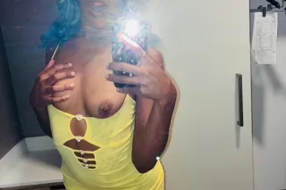 ✅Avaliable sexy petite😻🍆100% R... - Image 1
