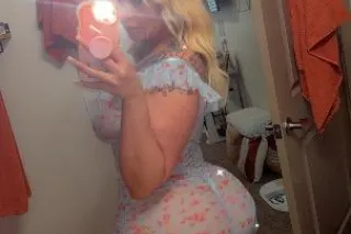 Big Booty Blonde Ready To Have Some Fun 🍑💦 - Image 5