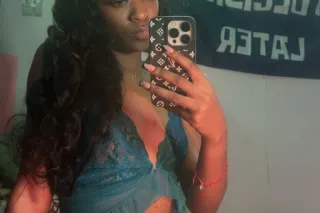 COME SEE SEXY PETITE MS CINNAM... - Image 2
