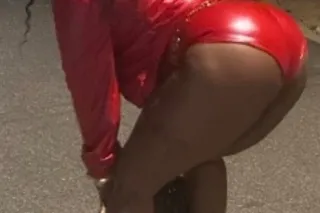👅🫦👠Confident Beautiful and Wor... - Image 1