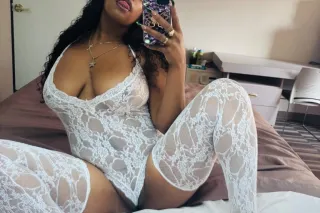 BWI LAST 2⃣DAY📍🌴 CALIFORNIA EBONY🌴 CUTIE WITH A NICE ROUND A🍑S🍑S WETT💦KITTY& A CREAMY🫦 SUPRISE - Image 5