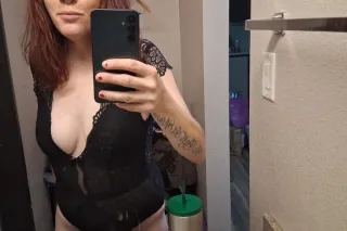 True intentions wanna have fun with a sexy red head message me serious inquires only - Image 5