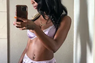 YOUR FAVORITE FUN SIZED HOTTIE🔥😏🥰 one hit nd your sure to be hooked! 😉 (outcall only) - Image 1
