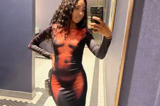 super cute face and curvy in all the right places - Image 1