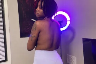 THE WETTEST 💦🍑 THE TIGHTEST 😩🫦... - Image 2