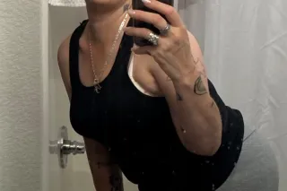 Thick white 41 yr old ready to play in every way...no rules no restrictions its your call....fresh clean pink bald pussy your way - Image 3