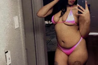 CATCH ME WHILE IM HERE 😏🧞♀🥂💋 - Image 8