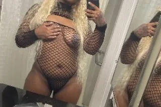 2 girl available w/ my gf✂ 😋 f... - Image 4