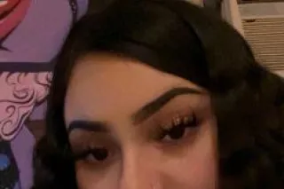 sexy latina lookinf for some f... - Image 1