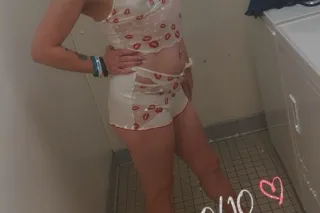 love getting pleased n spoiled - Image 5
