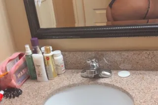 😘🍭NEW in TOWN💋BIG Butt SLUT🍑💦 - Image 1