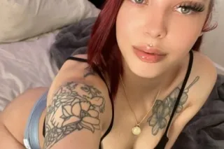 sweet and petite 💋 - Image 2