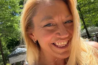💋🍑Happy Weekend! 💋😘lets have some adult fun 😘MILF looking to make a mature gentleman smile👅 - Image 5