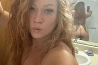 SEXY RED HEADED MILF TOP 7% ONLYFANS MODEL 💋 - Image 10